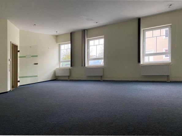 Bürofläche zur Miete 573 € 1 Zimmer 65 m²<br/>Bürofläche Nittenau Nittenau 93149