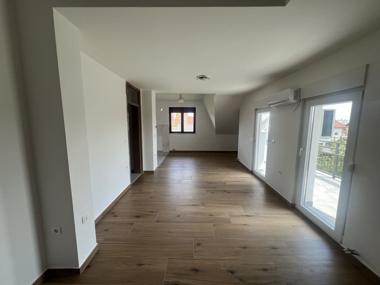 Wohnung zum Kauf 250.000 € 3 Zimmer 83 m²<br/>Wohnfläche 2.<br/>Geschoss Sesvete