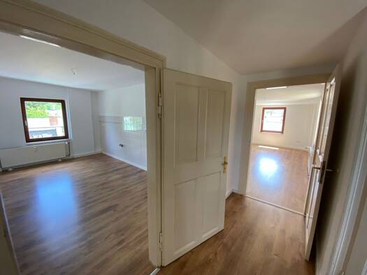 Wohnung zur Miete 340 € 2 Zimmer 68 m² 3. Geschoss Carolinenstraße 36 Greiz Greiz 07973