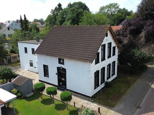 Mehrfamilienhaus zum Kauf 225.000 € 9,5 Zimmer 210 m² 696 m² Grundstück Brake Brake 26919