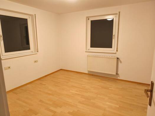 Wohnung zur Miete 850 € 4 Zimmer 86 m² Geschoss 2/3 frei ab sofort Ummendorf Ummendorf 88444
