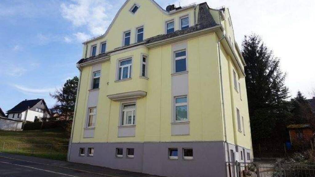 Wohnung zur Miete 320 € 2 Zimmer 56 m² 1. Geschoss frei ab sofort Glauchauer Landstraße 40 Crimmitschau 08451
