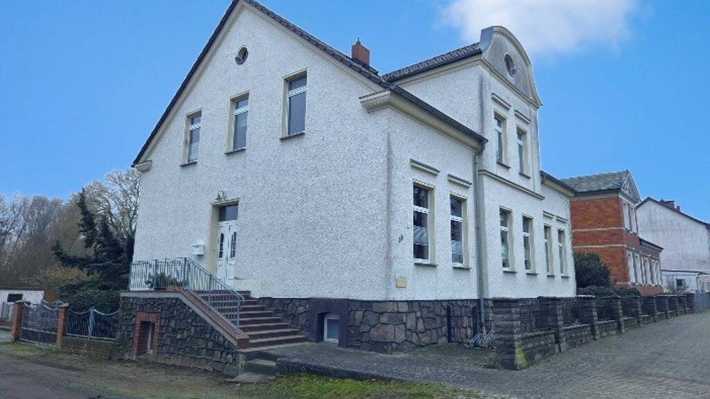 Villa zum Kauf 370.000 € 10 Zimmer 290 m² 961 m² Grundstück Woldegk 17348