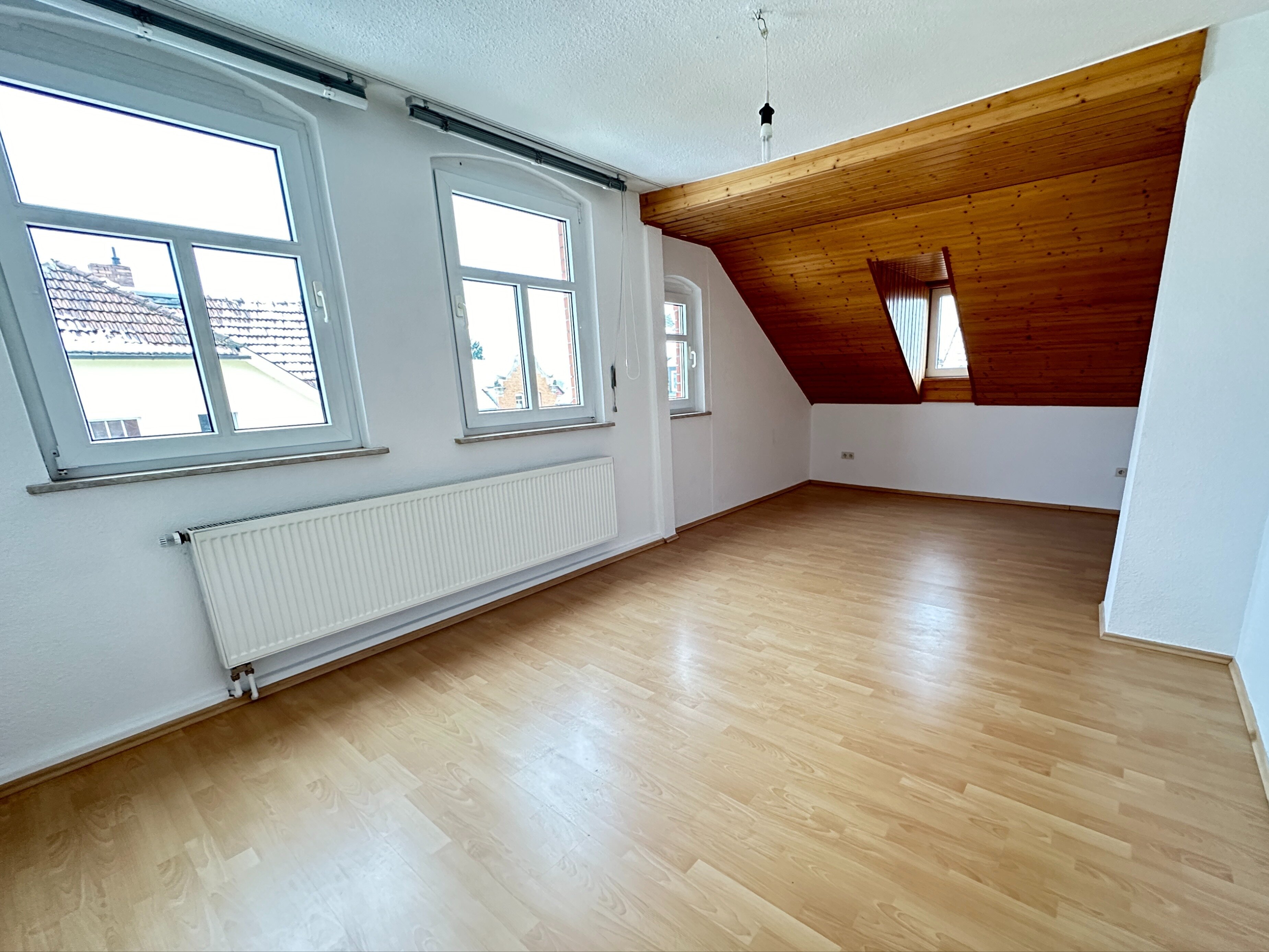 Wohnung zur Miete 550 € 5 Zimmer 120 m²<br/>Wohnfläche 2.<br/>Geschoss Neustadt Neustadt bei Coburg 96465