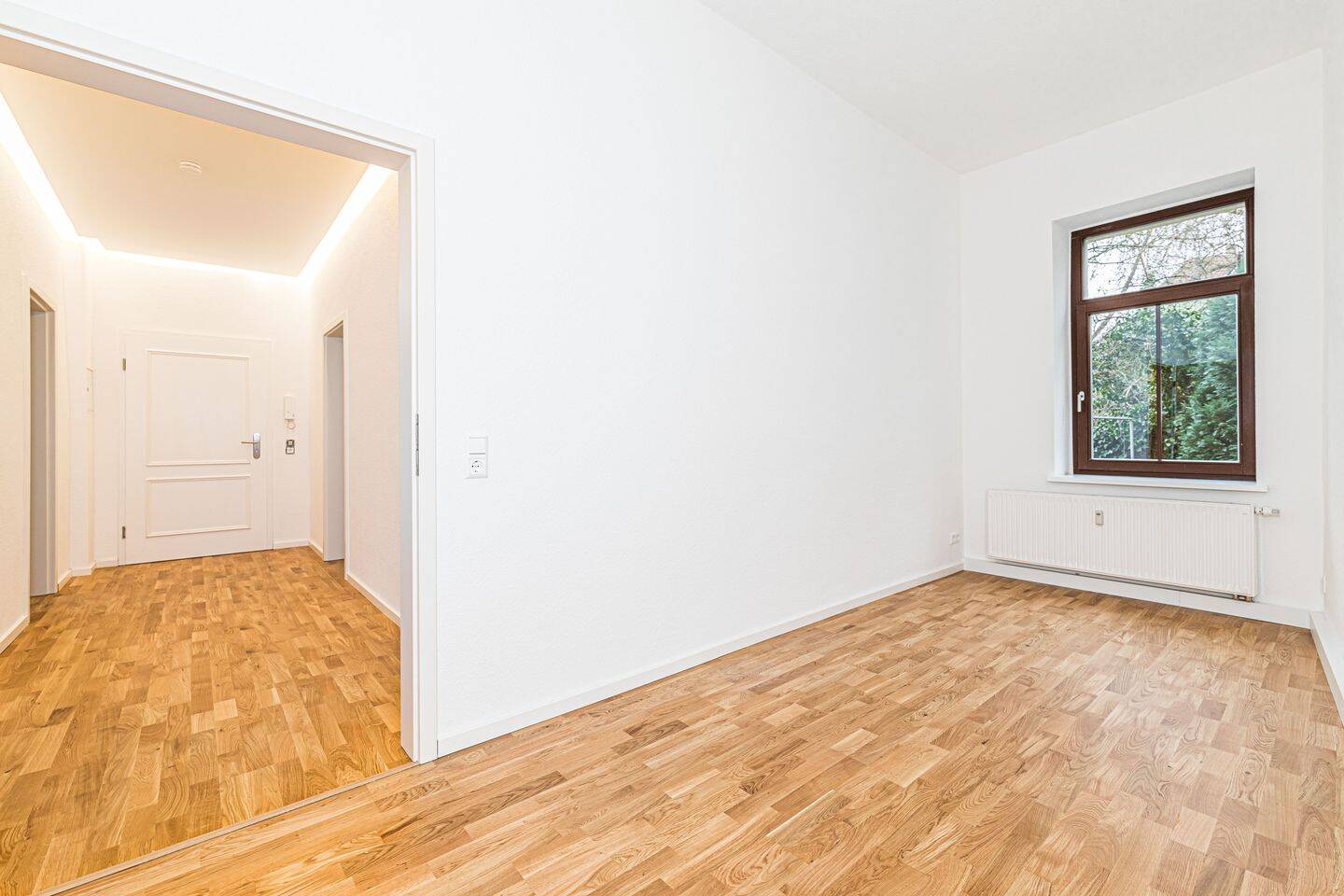 Großzügige 3-Zimmer-Wohnung im Erdgeschoss mit Süd-Balkon – Wolfener Straße 2, 4155 Leipzig – Vorschaubild 2
