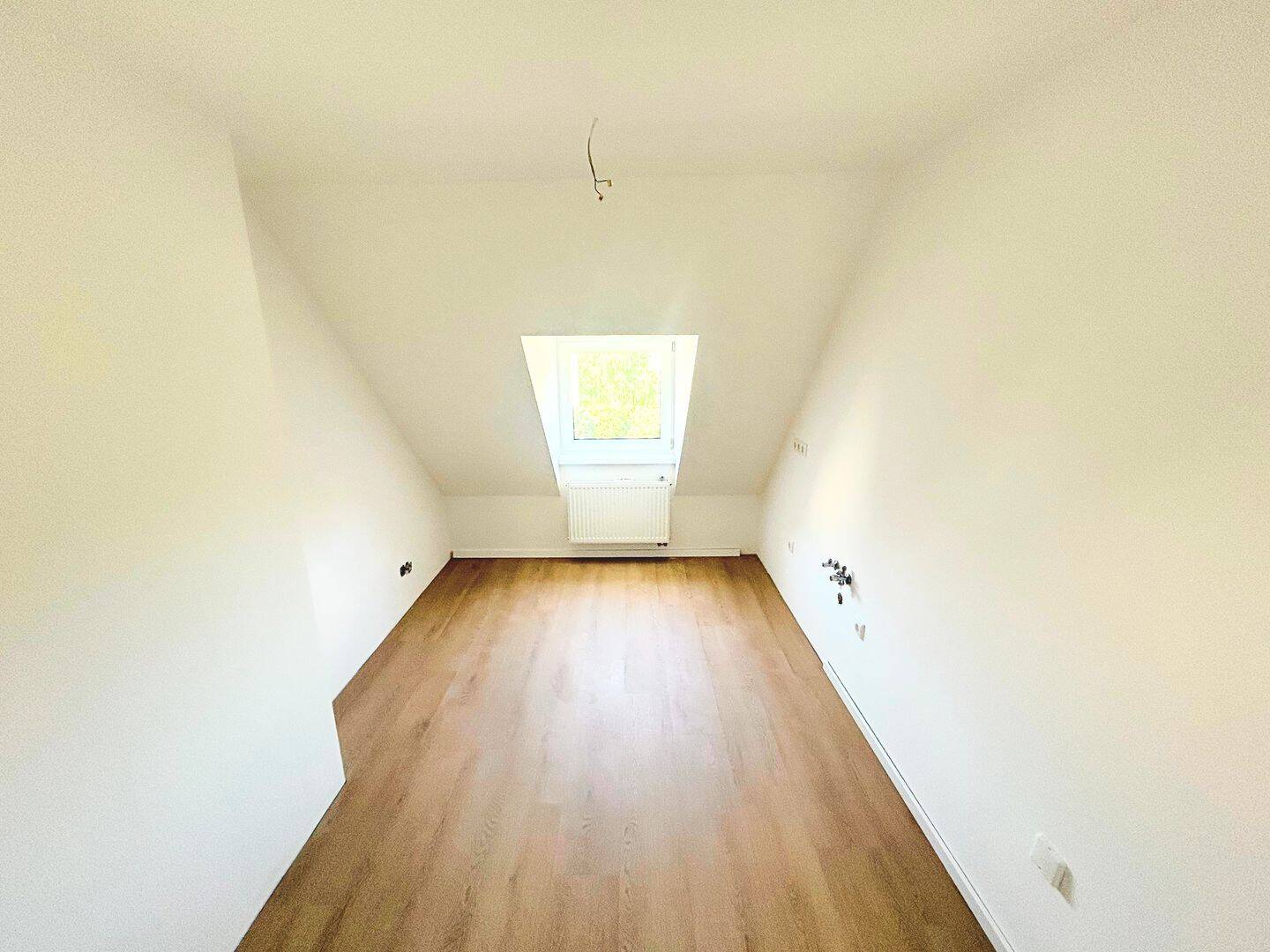 Attraktive 3-Zimmer-Dachgeschosswohnung in Kassel- frisch saniert – Huttenstr. 1, 34117 Kassel – Vorschaubild 5