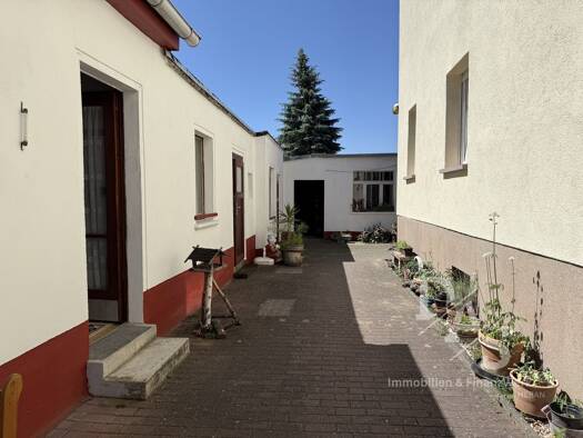 Doppelhaushälfte zum Kauf 109.000 € 7 Zimmer 140 m² 527 m² Grundstück Breitenhagen Barby 39240