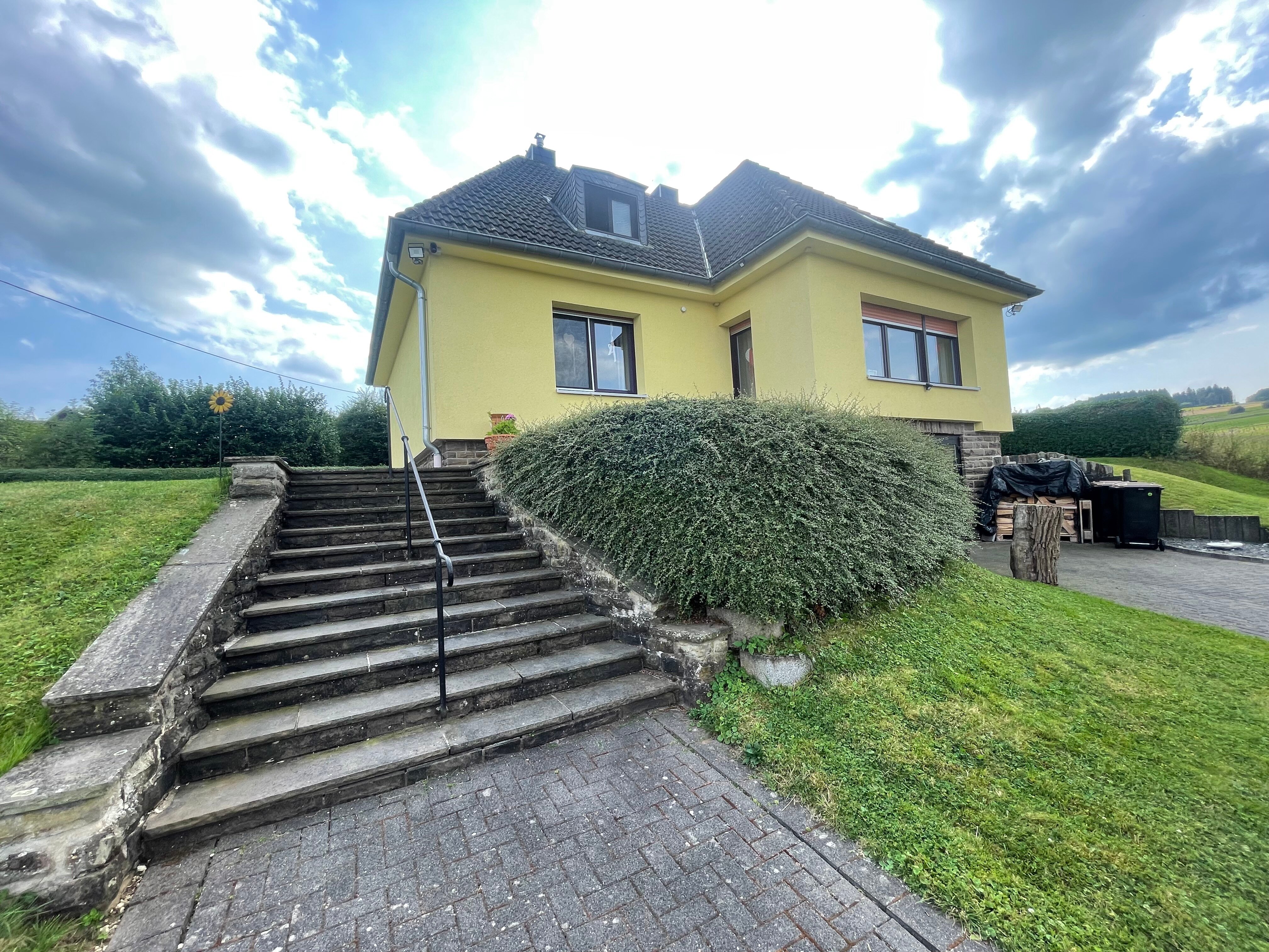 Einfamilienhaus zum Kauf 299.000 € 5 Zimmer 140 m²<br/>Wohnfläche 1.400 m²<br/>Grundstück Waldorfstraße 25 Waldorf Blankenheim 53945