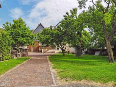 Einfamilienhaus zum Kauf 345.000 € 14 Zimmer 380 m² 800 m² Grundstück Istha Wolfhagen / Istha 34466