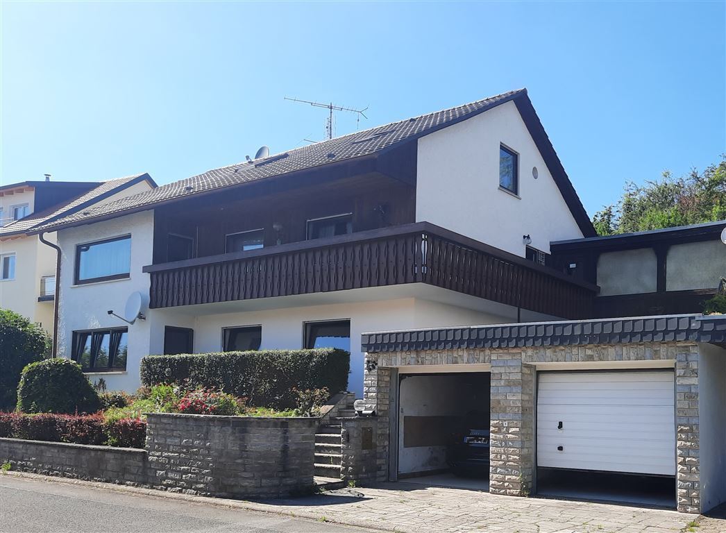 Mehrfamilienhaus zum Kauf als Kapitalanlage geeignet 358.000 € 7 Zimmer 205 m²<br/>Wohnfläche 719 m²<br/>Grundstück Arnstein Arnstein , Unterfr 97450