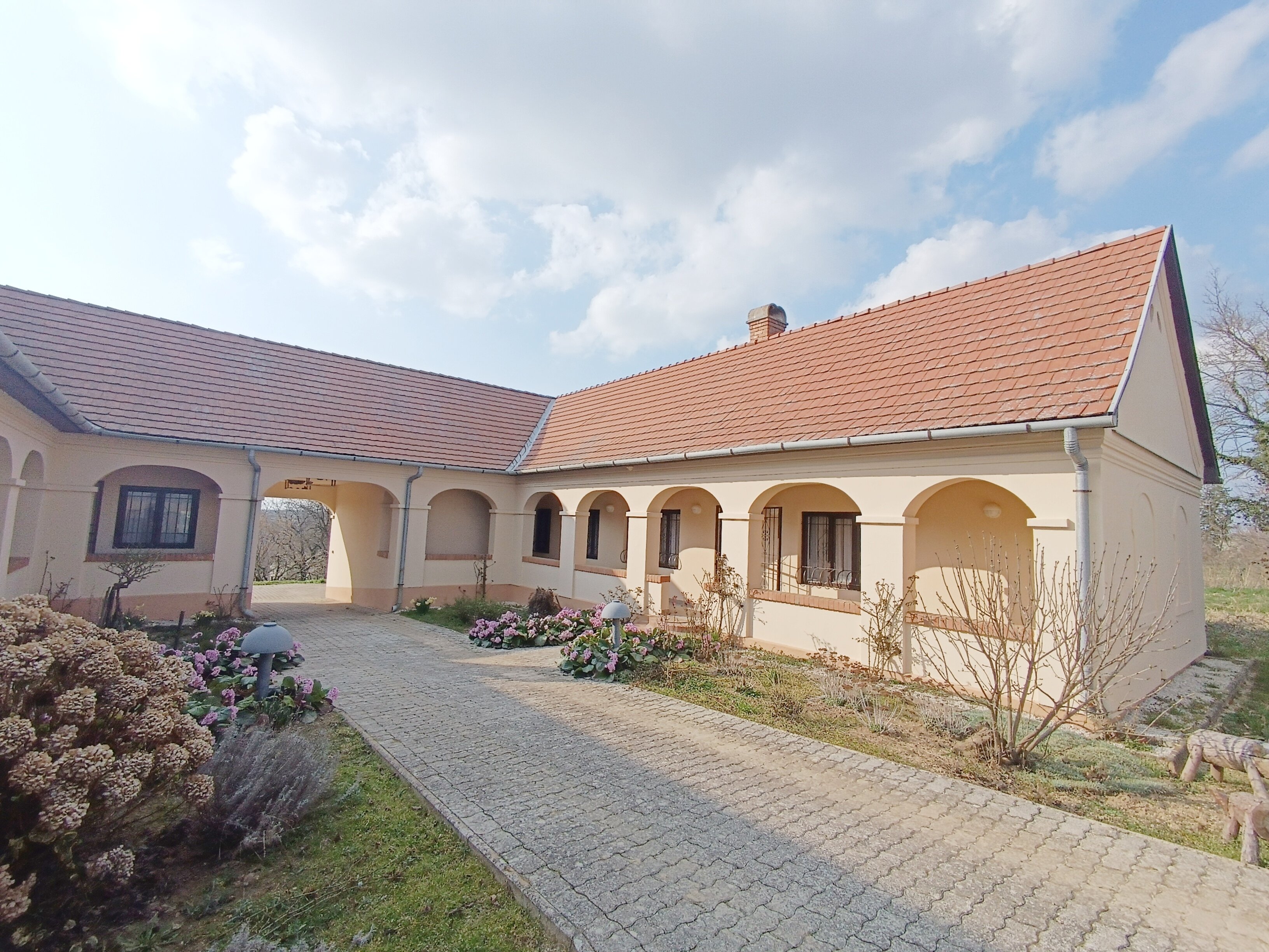 Einfamilienhaus zum Kauf provisionsfrei 234.000 € 5 Zimmer 171 m²<br/>Wohnfläche 11.434 m²<br/>Grundstück ab sofort<br/>Verfügbarkeit Alsóbogát