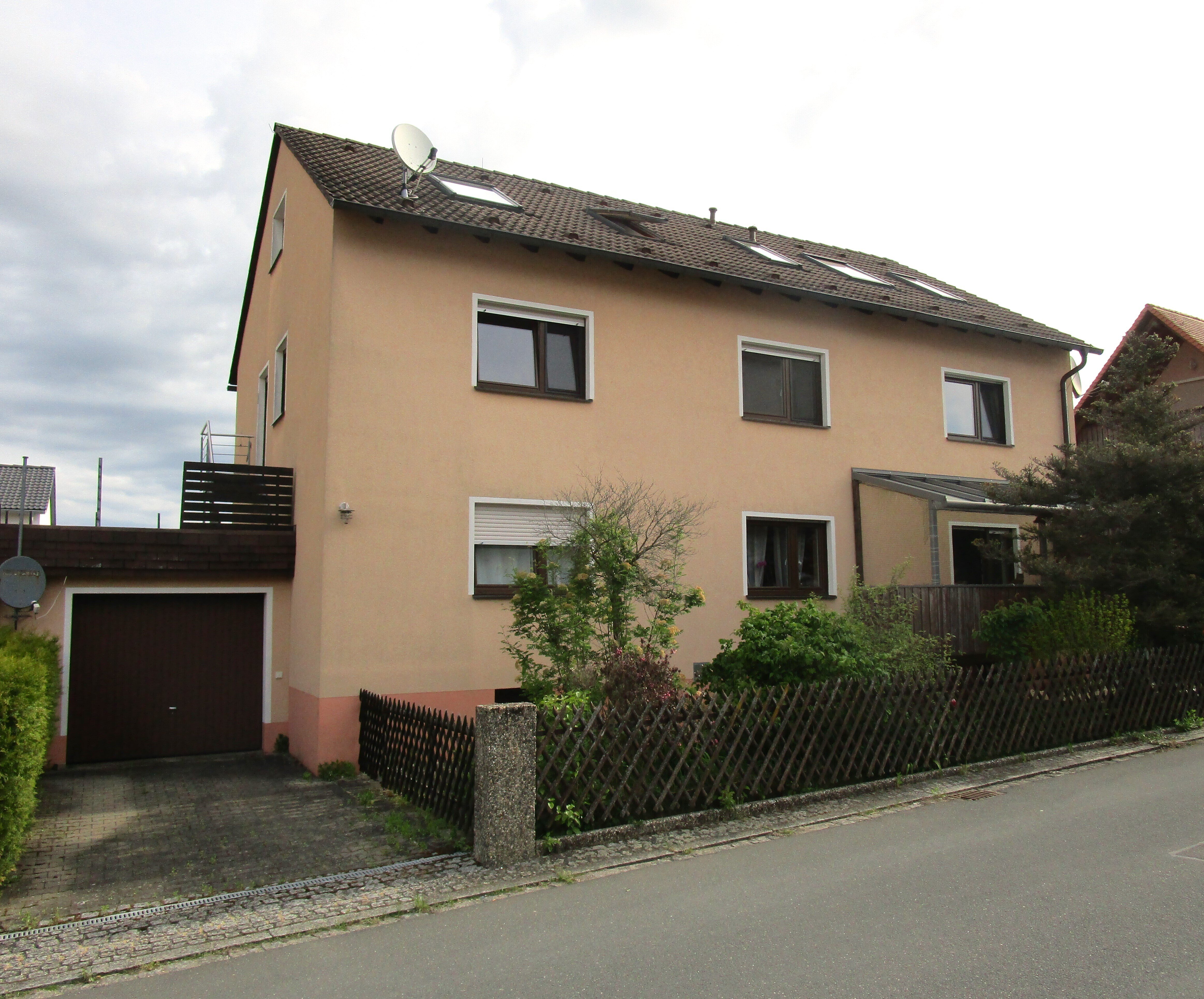 Mehrfamilienhaus zum Kauf 429.000 € 8 Zimmer 240 m²<br/>Wohnfläche 431 m²<br/>Grundstück Röckenhof Kalchreuth 90562