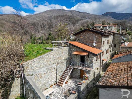 Einfamilienhaus zum Kauf 165.000 € 2 Zimmer 200 m² frei ab sofort Casola in Lunigiana 54014