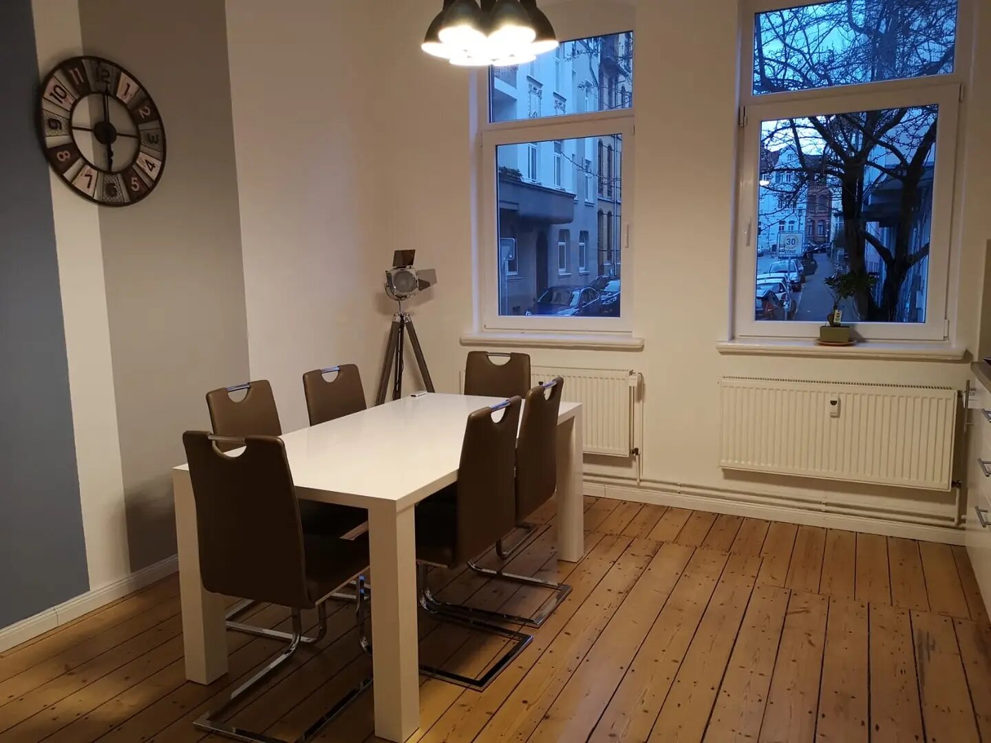 Wohnung zur Miete 700 € 3 Zimmer 81 m²<br/>Wohnfläche ab sofort<br/>Verfügbarkeit Einumer Str. Ost Hildesheim 31135