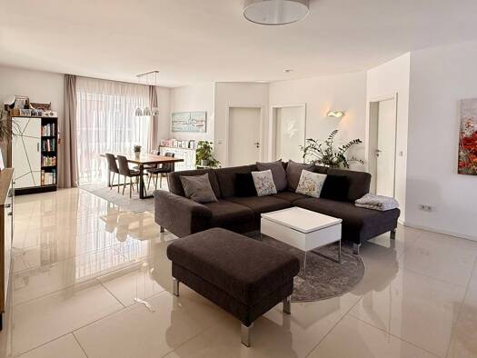 Wohnung zur Miete 1.915 € 4 Zimmer 114 m² Geschoss 3/4 frei ab 01.08.2026 Biebrich Wiesbaden 65203