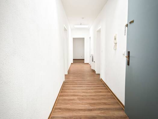 Wohnung zur Miete 730 € 4 Zimmer 100 m² 4. Geschoss frei ab sofort Pölbitz Zwickau 08058