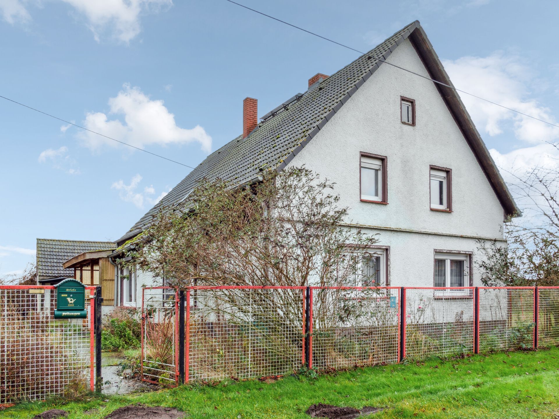 Einfamilienhaus zum Kauf 215.000 € 6 Zimmer 111 m²<br/>Wohnfläche 5.780 m²<br/>Grundstück Wustermark Wustermark 14641