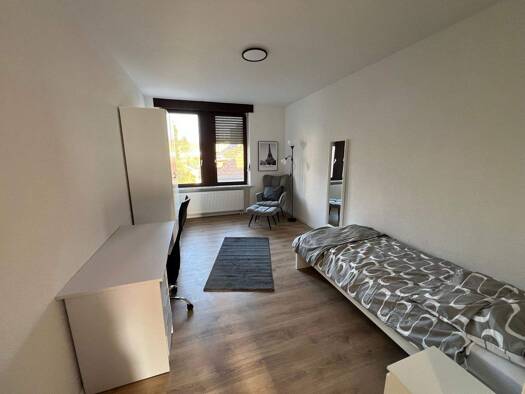 Wohnung zur Miete 400 € 4 Zimmer 85 m² 1. Geschoss frei ab sofort Kantstraße 10 St Johann Mitte 66111