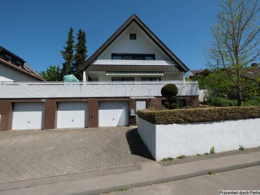 Einfamilienhaus zum Kauf 630.000 € 6,5 Zimmer 262 m² 594 m² Grundstück Neckarrems Remseck am Neckar 71686