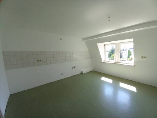 Studio zur Miete 460 € 4 Zimmer 84 m² 3. Geschoss Dr.-Külz-Straße 47a Meerane 08393
