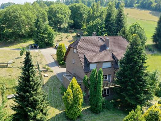 Haus zum Kauf 729.000 € 16 Zimmer 485 m² 24.525 m² Grundstück frei ab 01.11.2026 Bahratal Bad Gottleuba-Berggießhübel 01816
