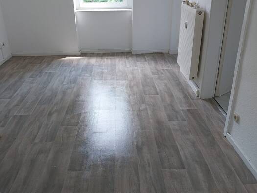 Wohnung zur Miete 380 € 3 Zimmer 70 m² 1. Geschoss frei ab sofort Aylsdorfer Str. 12 Zeitz 06712