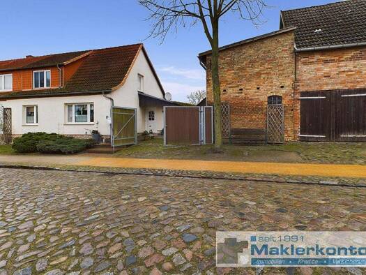 Doppelhaushälfte zum Kauf 175.000 € 5 Zimmer 113 m² 1.894 m² Grundstück Dargun 17159