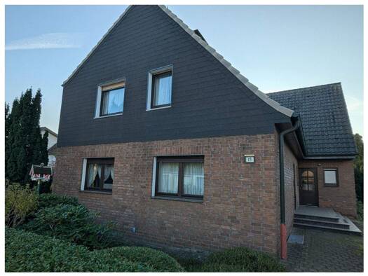 Einfamilienhaus zum Kauf provisionsfrei 499.000 € 8 Zimmer 247 m² 1.680 m² Grundstück Voerde 46562