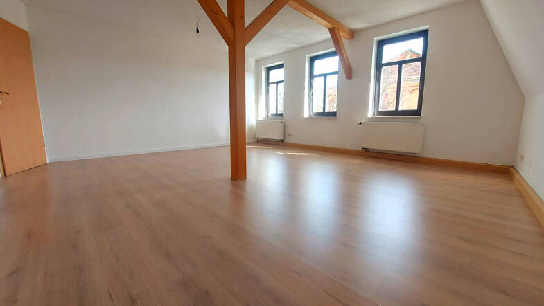 Wohnung zur Miete 485 € 2 Zimmer 77 m² Dachgeschoss, 3. Geschoss frei ab sofort Schulstraße 24 Meuselwitz Meuselwitz 04610