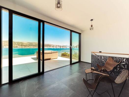 Villa zum Kauf - Erstbezug 2.650.000 € 5 Zimmer 700 m² Okrug Donji 21220
