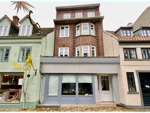 Haus zum Kauf 450.000 € 7 Zimmer 251,7 m² 105 m² Grundstück Husum 25813