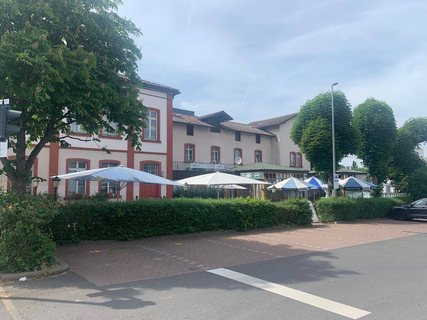 Denkmalschutz-Mehrfamilienhaus mit Gewerbe in Würzburg-Zellerau