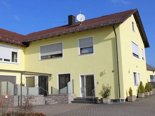 Wohnung zur Miete 820 € 5 Zimmer 140 m² 1. Geschoss frei ab sofort Freystadt Freystadt 92342