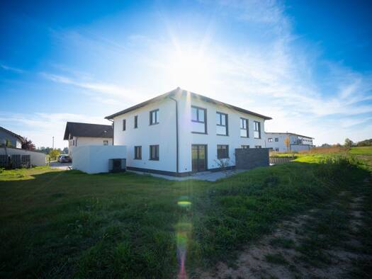Doppelhaushälfte zum Kauf - Erstbezug provisionsfrei 529.900 € 5 Zimmer 149 m² 298 m² Grundstück frei ab sofort Schwarzach Hengersberg 94491