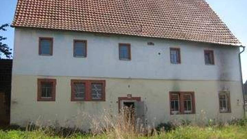 Haus zum Kauf 100.000 € 8 Zimmer 200 m² 900 m² Grundstück frei ab sofort Kleinlangheim 97355