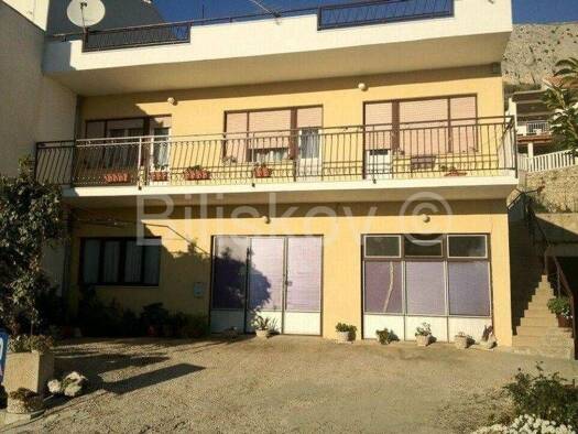 Einfamilienhaus zum Kauf 650.000 € 12 Zimmer 236 m² 455 m² Grundstück Omiš 21310