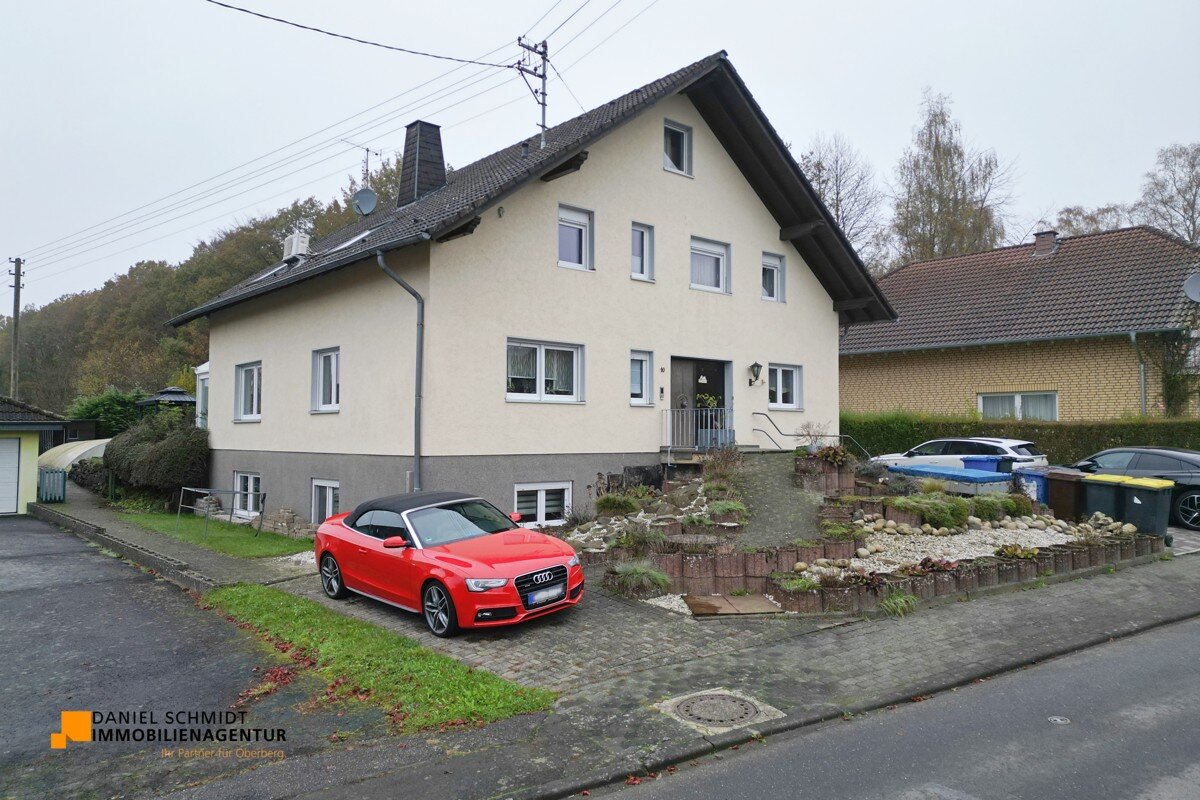 Mehrfamilienhaus zum Kauf 439.000 € 7 Zimmer 220 m²<br/>Wohnfläche 1.000 m²<br/>Grundstück Rettersen 57635