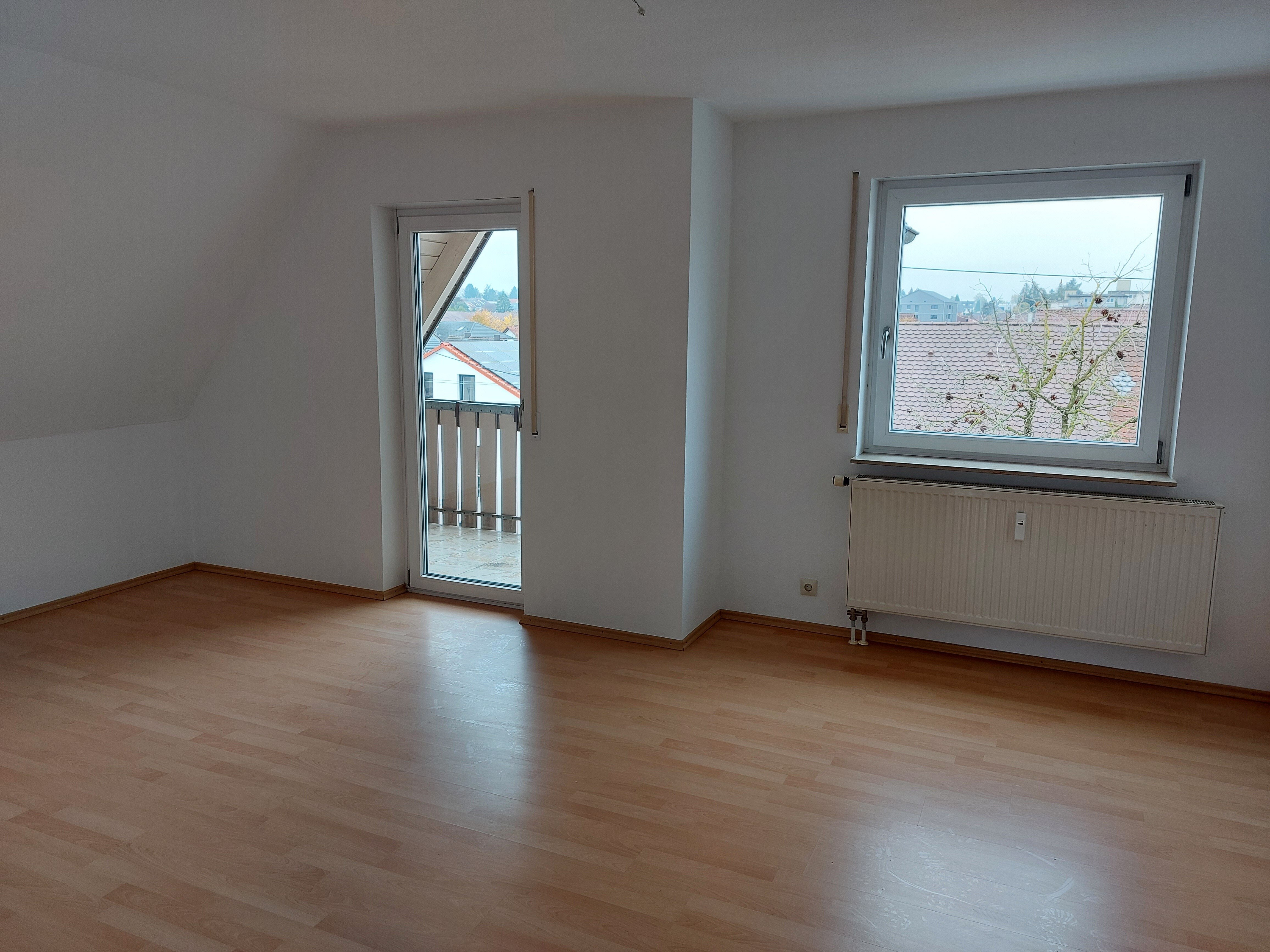 Maisonette zur Miete 800 € 3 Zimmer 89 m²<br/>Wohnfläche 3.<br/>Geschoss ab sofort<br/>Verfügbarkeit Pfuhl Neu-Ulm 89233