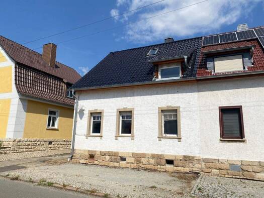 Doppelhaushälfte zum Kauf 85.000 € 4 Zimmer 110 m² 499 m² Grundstück Laucha Laucha an der Unstrut 06636
