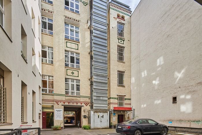 Bürofläche zur Miete provisionsfrei 1.300 € 1,5 Zimmer 93,3 m²<br/>Bürofläche Dresdener Str. 15 Kreuzberg Berlin 10999