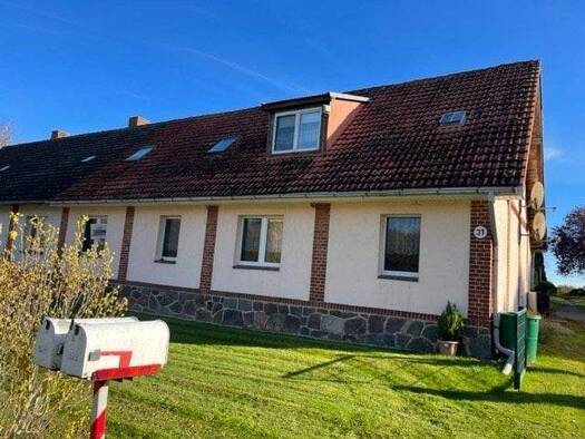 Doppelhaushälfte zum Kauf 165.000 € 9 Zimmer 165 m² 3.131 m² Grundstück frei ab sofort Rothspalk Lalendorf 18279