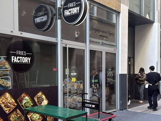 Lagerhalle zur Miete 76 € 85 m² Lagerfläche teilbar ab 85 m² Lorenz Nürnberg 90402