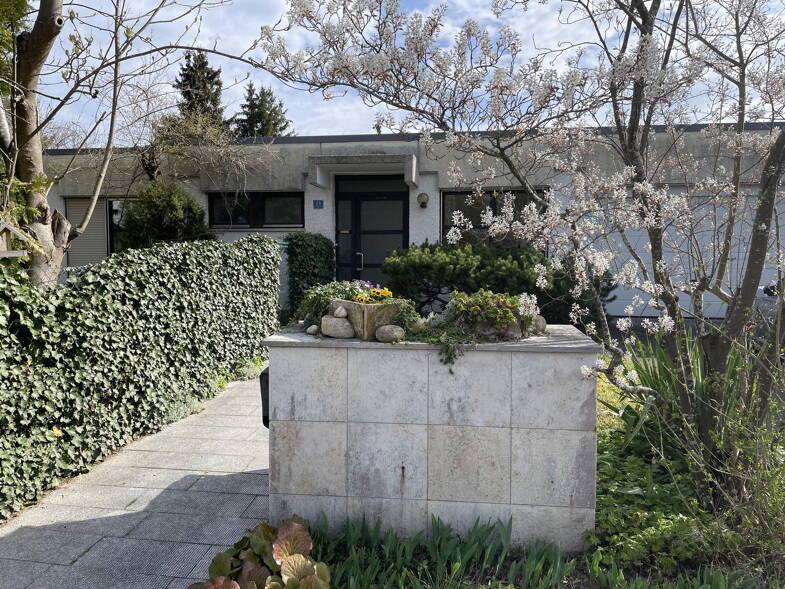 Einfamilienhaus zum Kauf provisionsfrei 1.100.000 € 7 Zimmer 423 m² 2.418 m² Grundstück Kilian-Leib-Str. 41 Rebdorf Eichstätt 85072