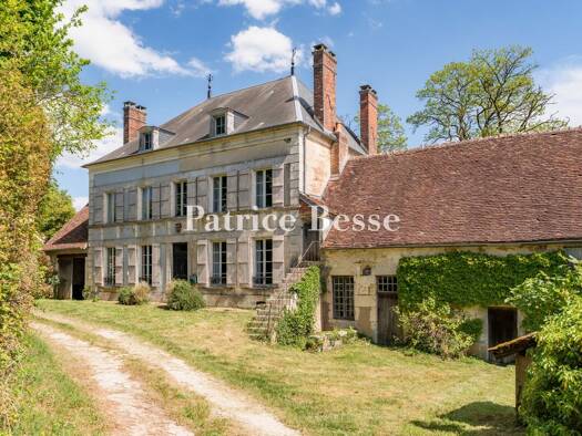 Bauernhaus zum Kauf 430.000 € 7 Zimmer 240 m² 1.829 m² Grundstück Centre Ville Cosne-Cours-sur-Loire 58200