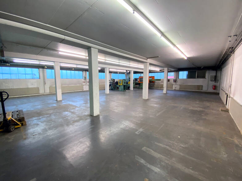 Lagerhalle zur Miete 3,80 € 366 m² Lagerfläche Gosbach Bad Ditzenbach 73342