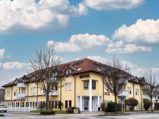 Hotel zum Kauf 3.790.000 € 1.536 m² Gastrofläche 1.512 m² Grundstück Brackenheim Brackenheim 74336