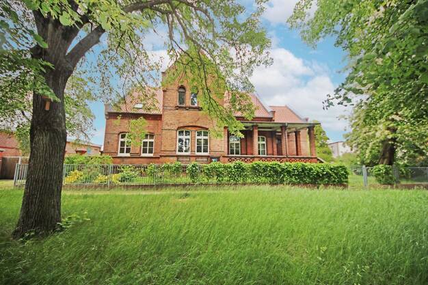 Haus zum Kauf 299.000 € 10 Zimmer 247 m² 1.400 m² Grundstück Alten 142 Dessau-Roßlau 06847