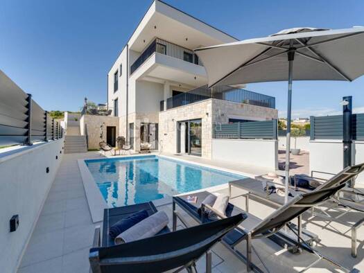 Einfamilienhaus zur Miete 4.200 € 6 Zimmer 320 m² Brodarica, Šibenik - Okolica Šibenik 22000