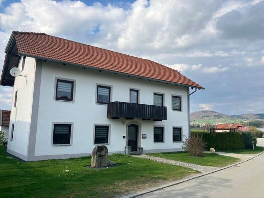 Einfamilienhaus zum Kauf 389.000 € 6 Zimmer 180 m² 945 m² Grundstück Leizesberg Untergriesbach 94107
