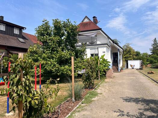 Einfamilienhaus zur Miete 1.750 € 6 Zimmer 168 m² 1.300 m² Grundstück frei ab sofort Ortsgebiet Ottersweier 77833